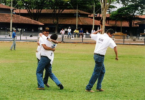 Homenagem a Joo da Cruz, o melhor tratador do pas e sua equipe da Marca OB